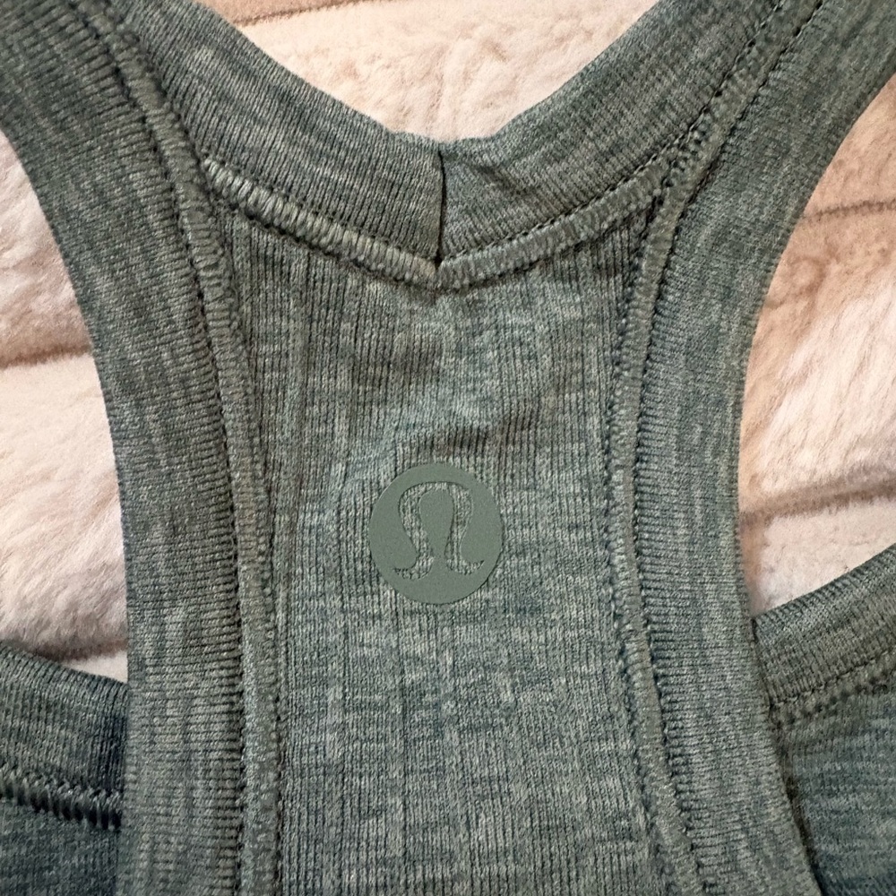 Lululemon Women’s tank top - Picture 2 of 2